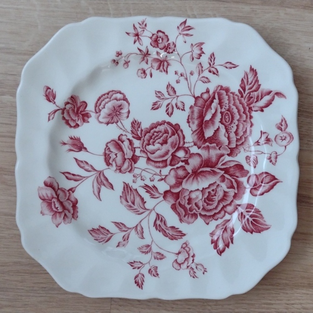 Plate Decorative Floral Elizabeth Johnson Bros England  7.75 diameter Vintage